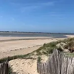 בית נופש La Maisonnette De La Gare Montmartin-sur-Mer